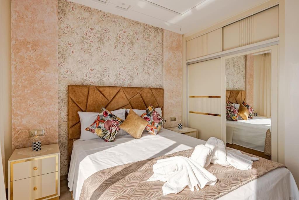 Royale Duplexe Pleine Centre Tanger Apartment Exterior foto