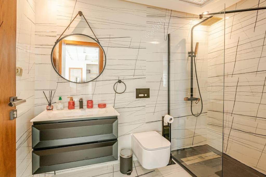Royale Duplexe Pleine Centre Tanger Apartment Exterior foto