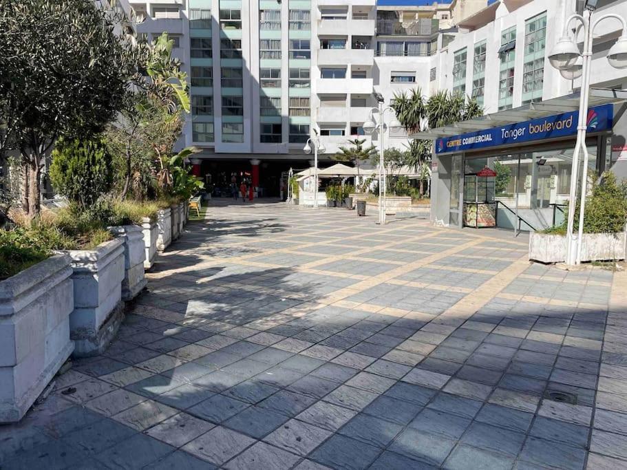 Royale Duplexe Pleine Centre Tanger Apartment Exterior foto