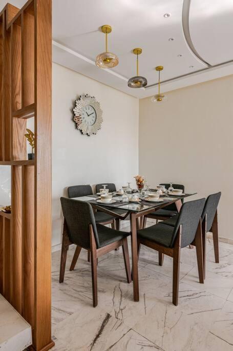 Royale Duplexe Pleine Centre Tanger Apartment Exterior foto