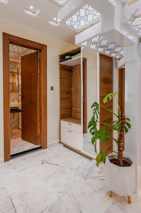 Royale Duplexe Pleine Centre Tanger Apartment Exterior foto