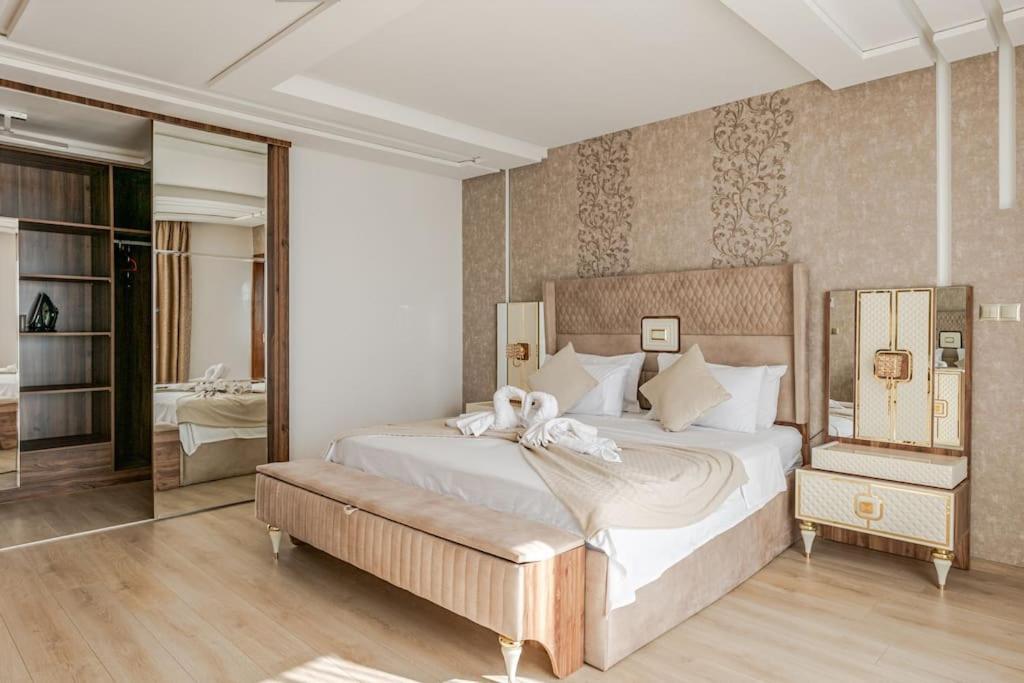 Royale Duplexe Pleine Centre Tanger Apartment Exterior foto