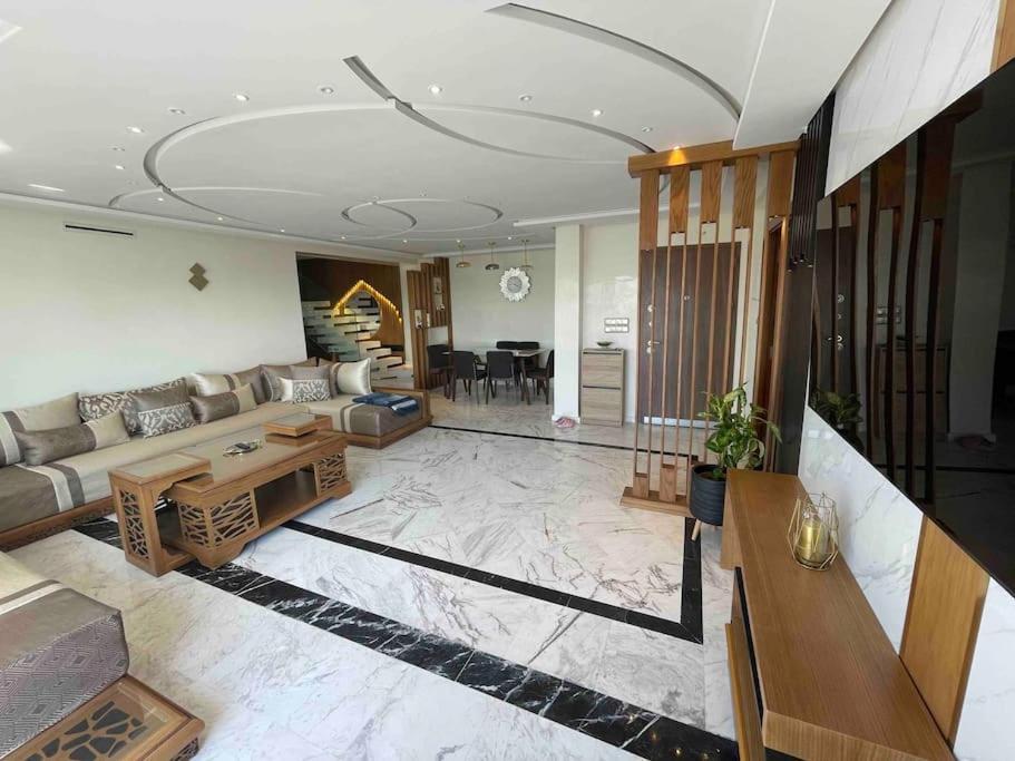 Royale Duplexe Pleine Centre Tanger Apartment Exterior foto