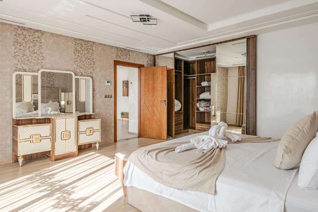 Royale Duplexe Pleine Centre Tanger Apartment Exterior foto
