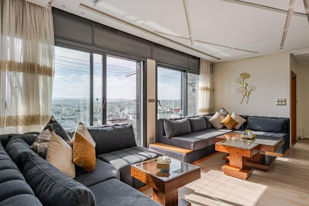 Royale Duplexe Pleine Centre Tanger Apartment Exterior foto