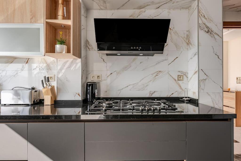 Royale Duplexe Pleine Centre Tanger Apartment Exterior foto